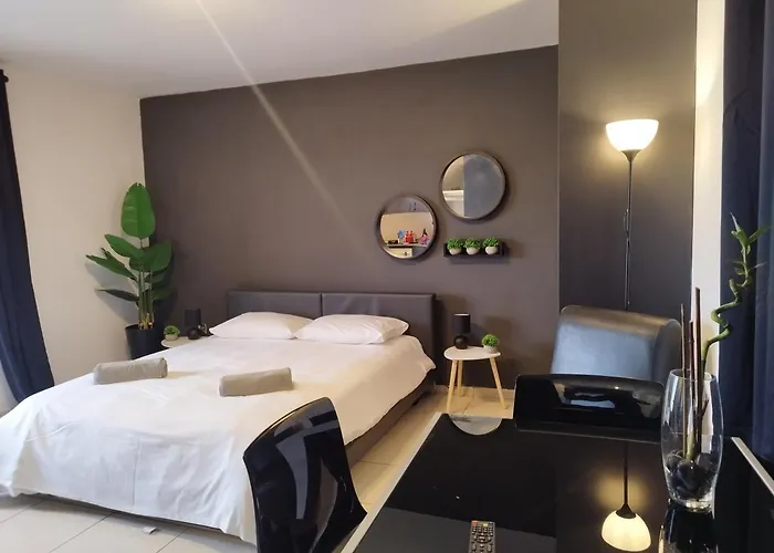 303 St Lazaros View Apartmán *